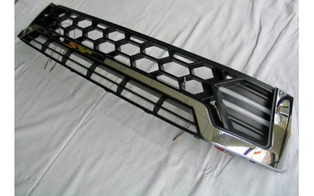 Решетка радиатора Toyota Hilux 2015-2017