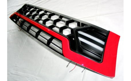 Решетка радиатора Toyota Hilux 2015-2017