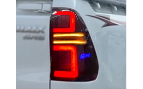 Фонари задние Toyota Hilux 2015-2020