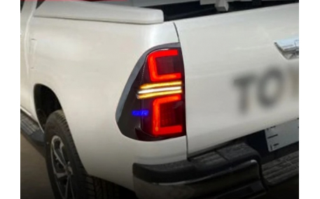 Фонари задние Toyota Hilux 2015-2020