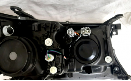 Фары передние Toyota Land Cruiser 200