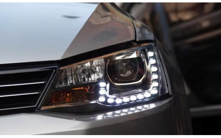 Фары передние Volkswagen Jetta
