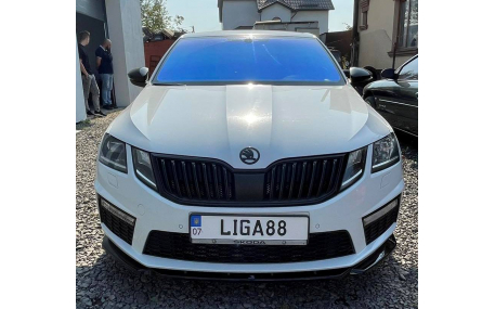 Накладка передняя Skoda Octavia A7 2017-2020