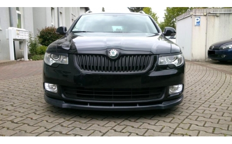 Накладка передняя Skoda Superb