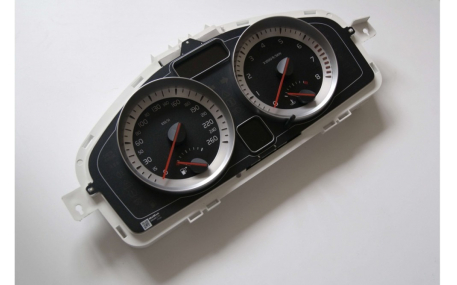 Шкалы приборов Volvo C70