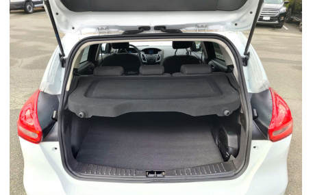 Шторка багажника Ford Focus MK3