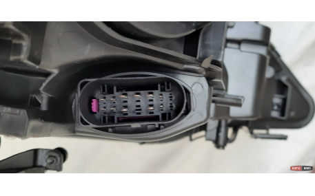 Фары передние AUDI A4 B8 2012-2015