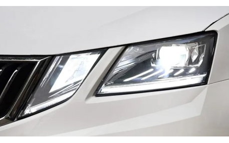 Фары передние Skoda Octavia A7 2017-2020