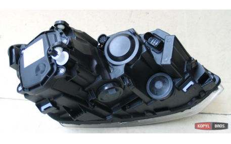 Фары передние Volkswagen Polo Sedan