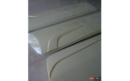 Молдинги дверей Toyota Hilux