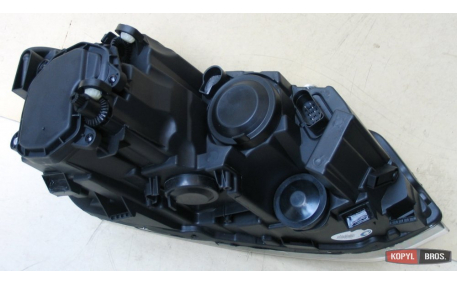 Фары передние Volkswagen Polo Sedan