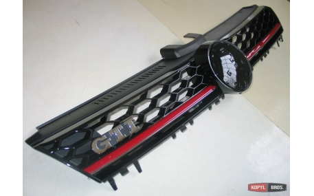 Решетка радиатора Volkswagen Golf 7 2012-2017