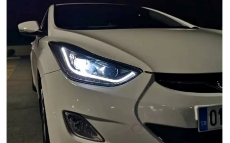 Фары передние HYUNDAI Elantra MD