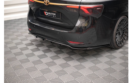 Накладка задняя Toyota Avensis