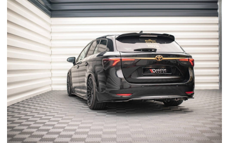 Накладка задняя Toyota Avensis