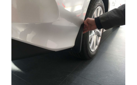 Брызговики Toyota Camry V70
