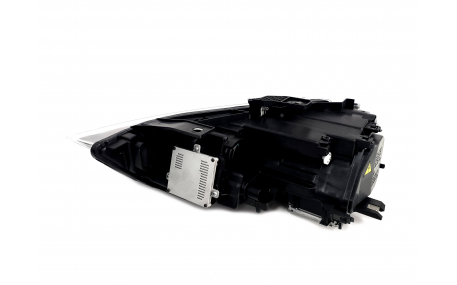 Фары передние Audi Q3