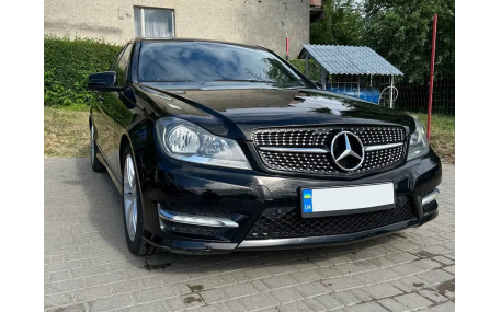 Решетка радиатора Mercedes C-class W204