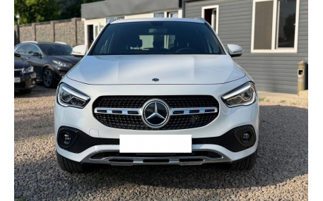 Решетка радиатора Mercedes GLA-class H247