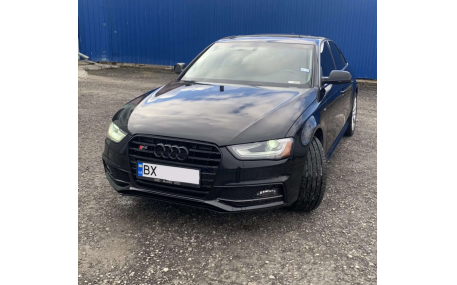 Решетка радиатора Audi A4 B8 2012-2015
