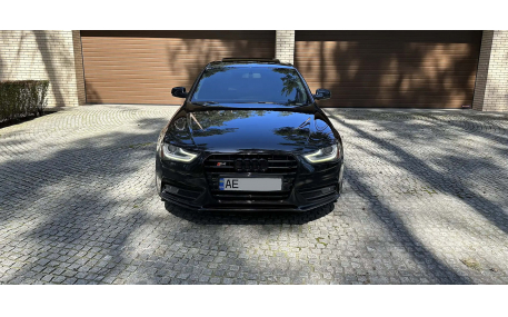 Решетка радиатора Audi A4 B8 2012-2015