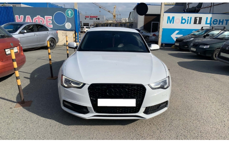 Решетка радиатора Audi A4 B8 2012-2015