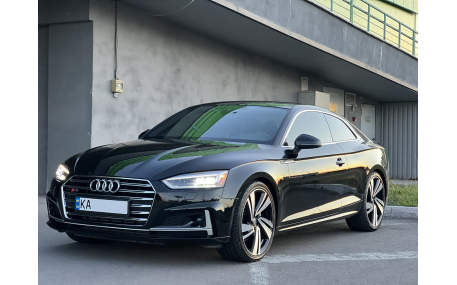 Решетка радиатора Audi A5 F5 2017-2021