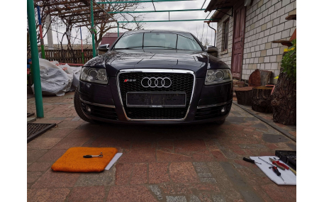 Решетка радиатора Audi A6 C6