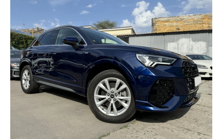 Бампер передний Audi Q3