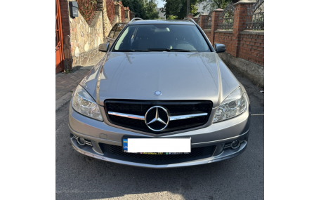 Решетка радиатора Mercedes C-class W204