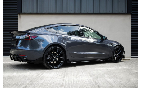 Накладки на бампера Tesla Model 3