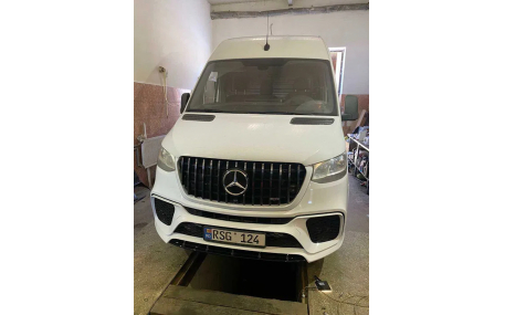 Бампер передний Mercedes Sprinter W907