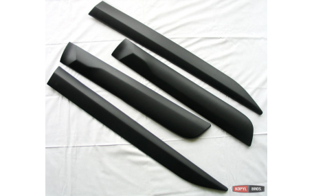 Молдинги дверей Toyota Hilux