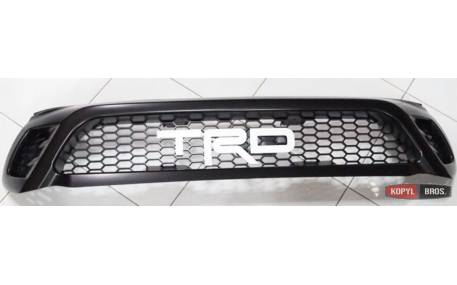 Решетка радиатора Toyota Hilux 2015-2017