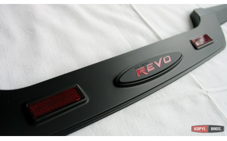 Накладка на задний борт Toyota Hilux