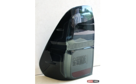 Фонари задние Toyota Hilux