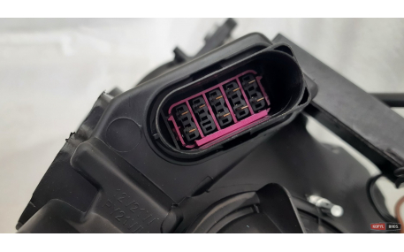 Фары передние Volkswagen Tiguan 2011-2016