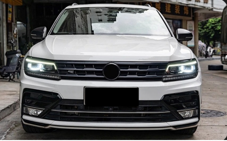 Фары передние Volkswagen Tiguan