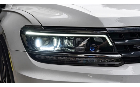 Фары передние Volkswagen Tiguan