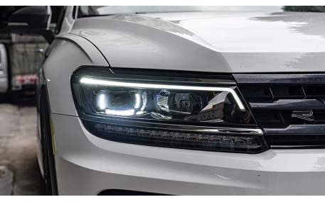 Фары передние Volkswagen Tiguan