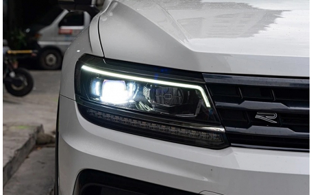 Фары передние Volkswagen Tiguan
