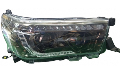 Фары передние Toyota Hilux 2015-2020