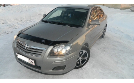 Дефлектор капота Toyota Avensis