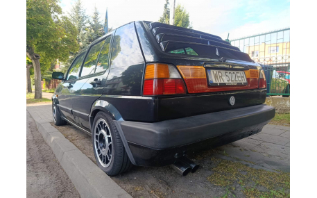 Накладка на заднее стекло Volkswagen Golf 2