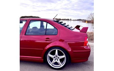 Накладка на заднее стекло Volkswagen Bora
