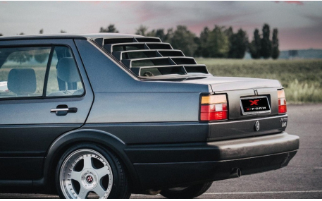 Накладка на заднее стекло Volkswagen Jetta