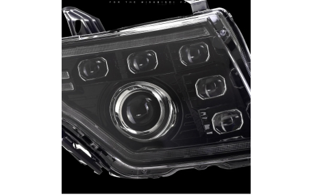 Фары передние Mitsubishi Pajero Wagon 4