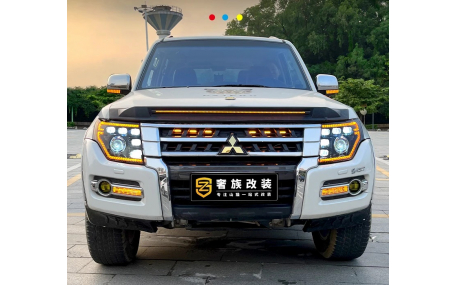 Фары передние Mitsubishi Pajero Wagon 4