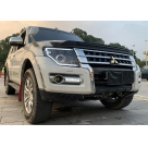 Фары передние Mitsubishi Pajero 4