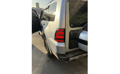 Фонари задние Mitsubishi Pajero Wagon 4